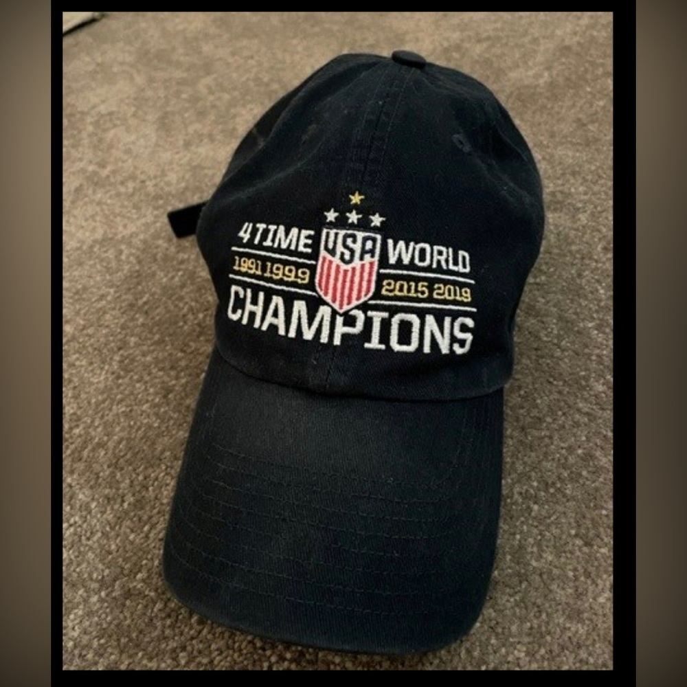 Pre-loved, worn 5~ times US Women’s Soccer team 4x Champions hat